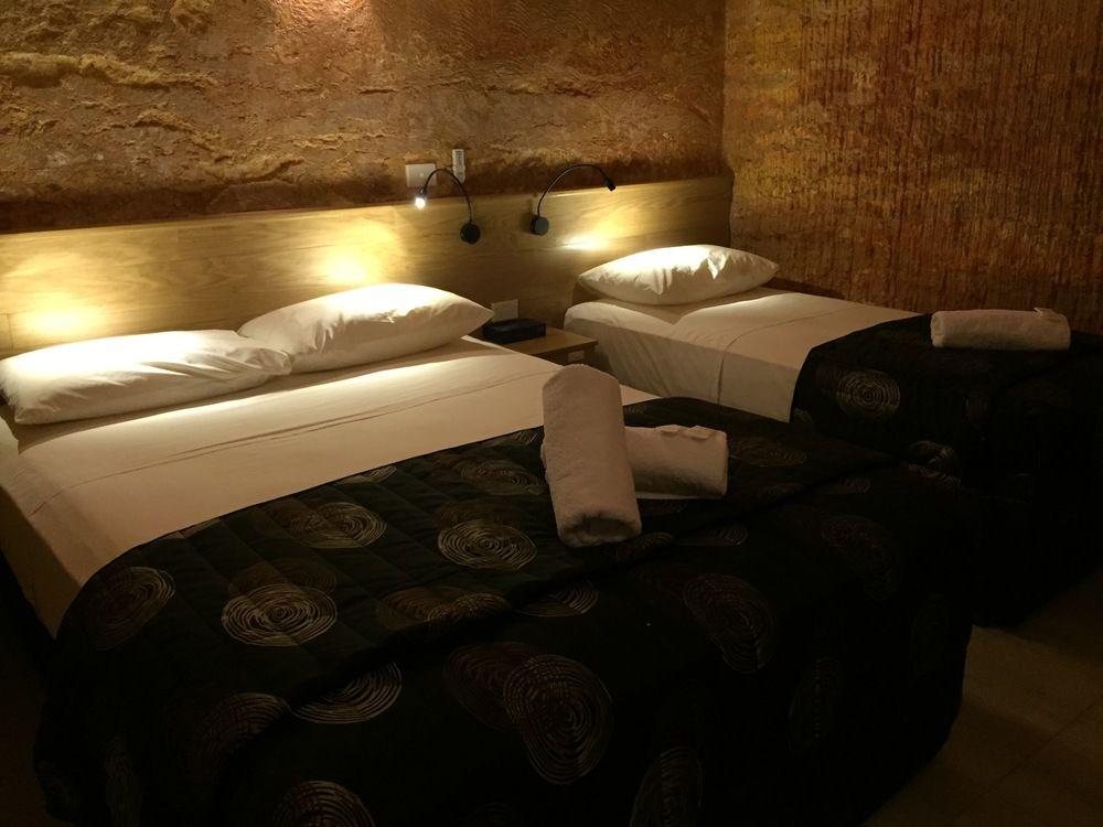 The Lookout Cave Underground Motel Coober Pedy Exterior foto