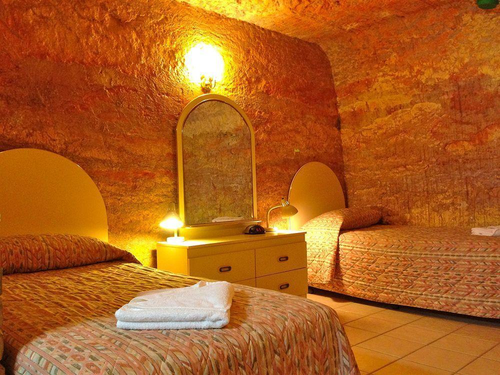 The Lookout Cave Underground Motel Coober Pedy Exterior foto