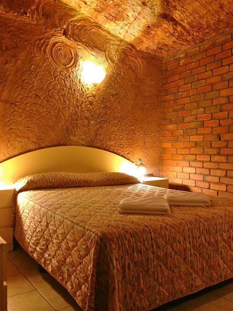 The Lookout Cave Underground Motel Coober Pedy Exterior foto