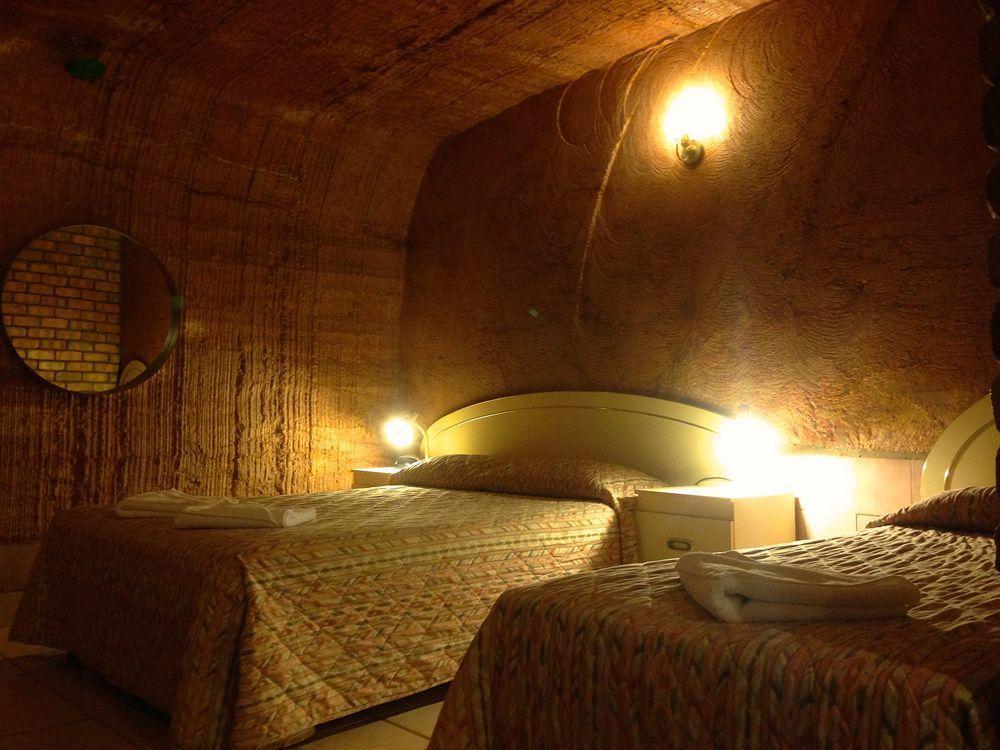 The Lookout Cave Underground Motel Coober Pedy Exterior foto