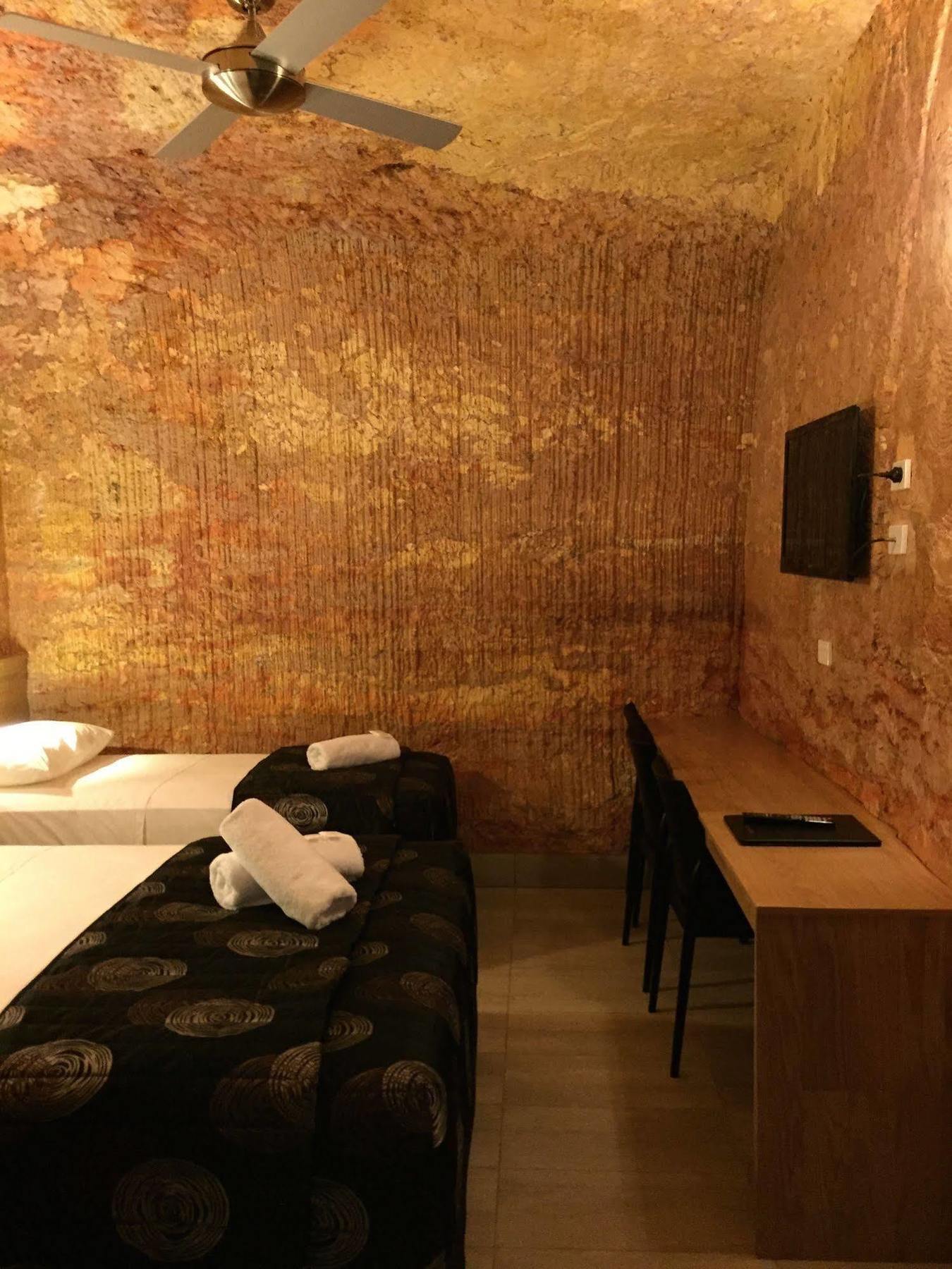 The Lookout Cave Underground Motel Coober Pedy Exterior foto