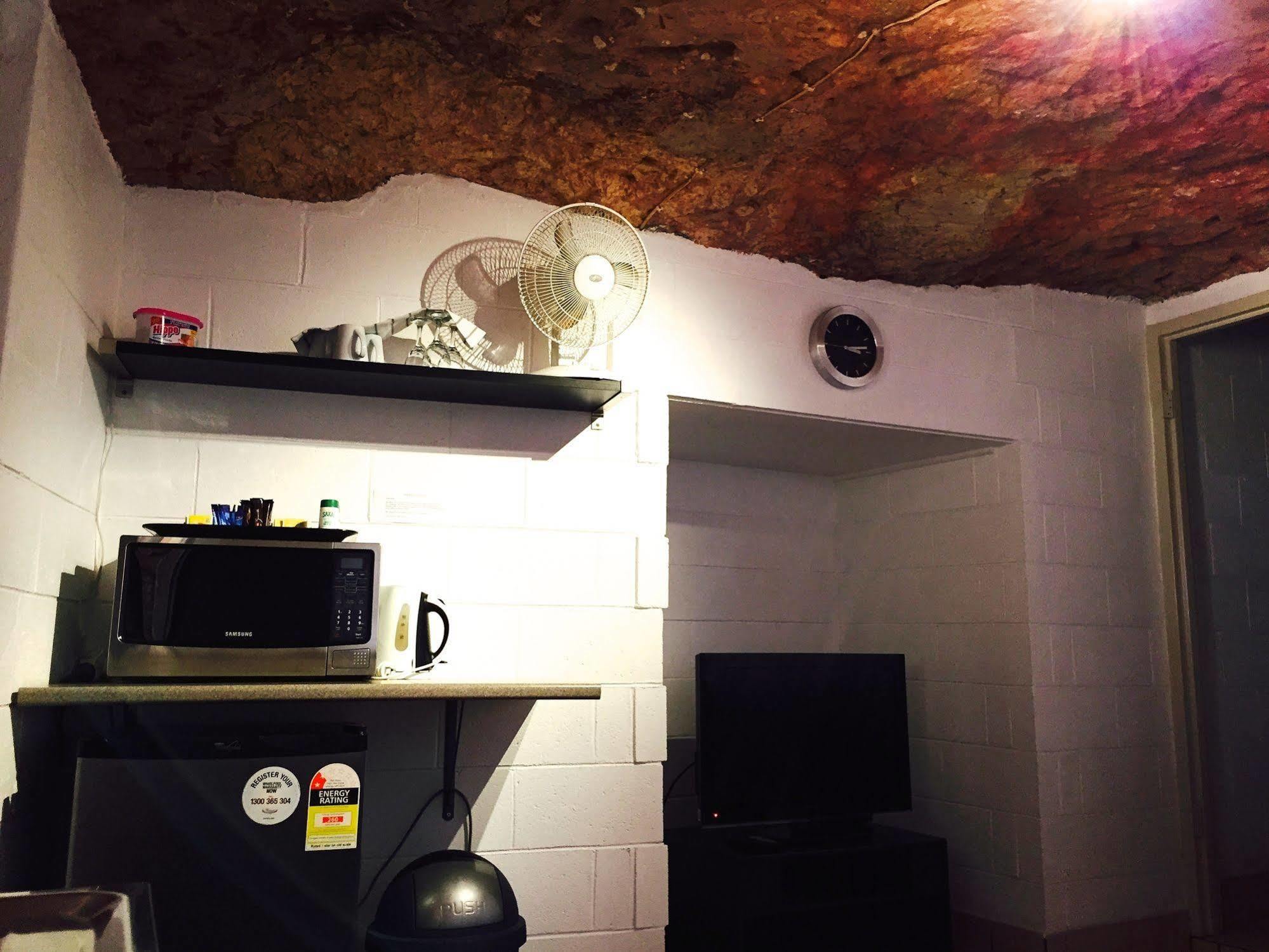 The Lookout Cave Underground Motel Coober Pedy Exterior foto