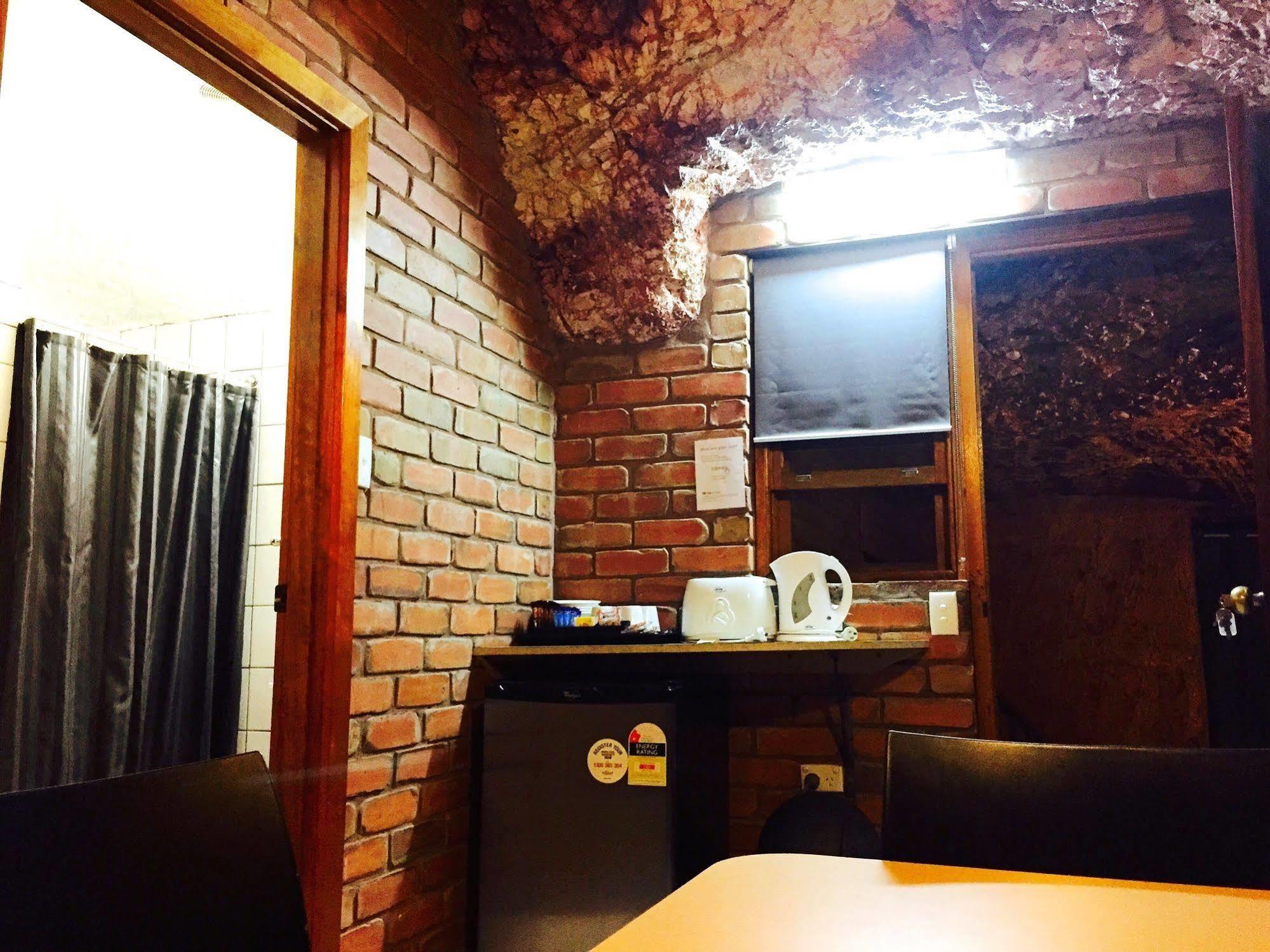 The Lookout Cave Underground Motel Coober Pedy Exterior foto