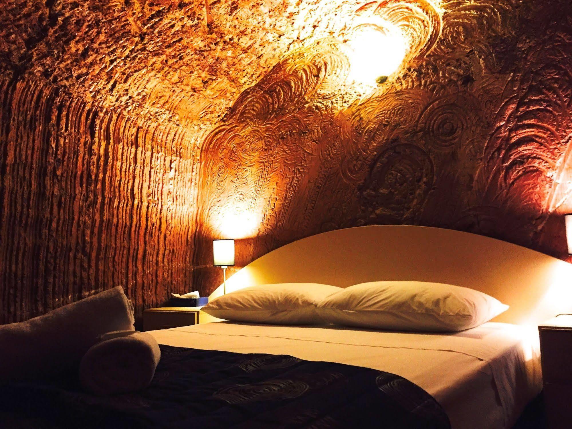 The Lookout Cave Underground Motel Coober Pedy Exterior foto