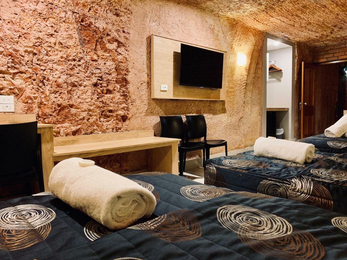 The Lookout Cave Underground Motel Coober Pedy Exterior foto